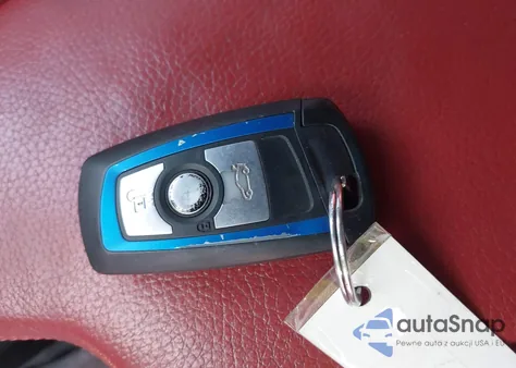 2013 BMW 335I xDrive z USA, uszkodzony, nr VIN WBA3B9G58DNP39331